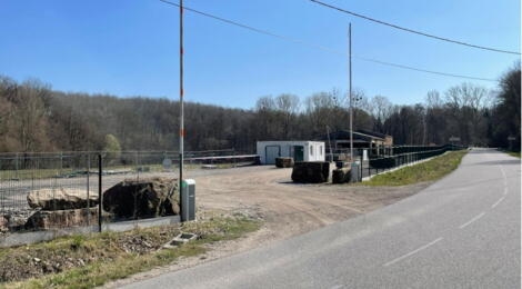Plateforme industrielle à vendre sur 277 ares de terrain : Photo