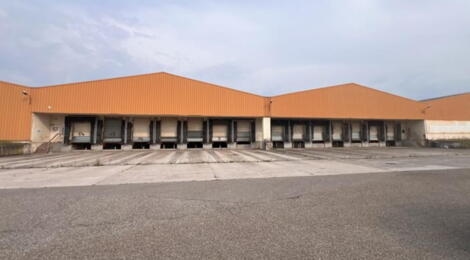 ENSEMBLE INDUSTRIEL de 6700 m² à LOUER : Photo
