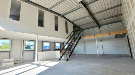 Local d'activités de 430 m² à louer : Photo