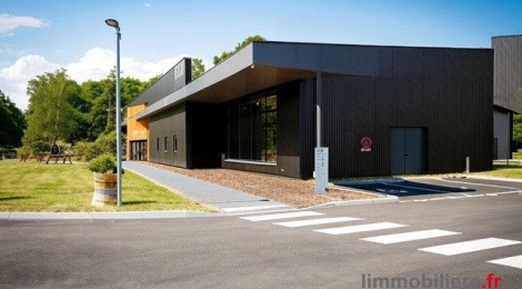 Local commercial ou artisanal de 1350 m² à vendre : Photo