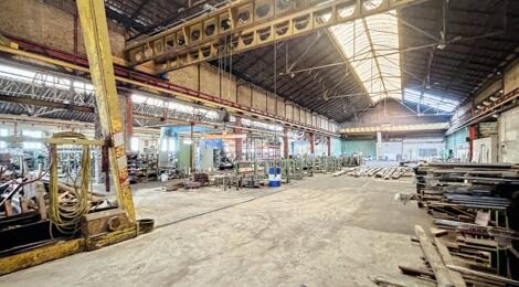 Bâtiment industriel 2603m² : Photo