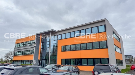 À louer BUREAUX ENTZHEIM 539.73 m² : Photo