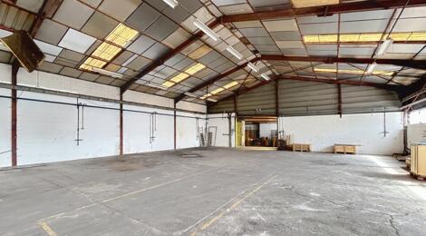 Bâtiment industriel artisanal ou stockage 700m²