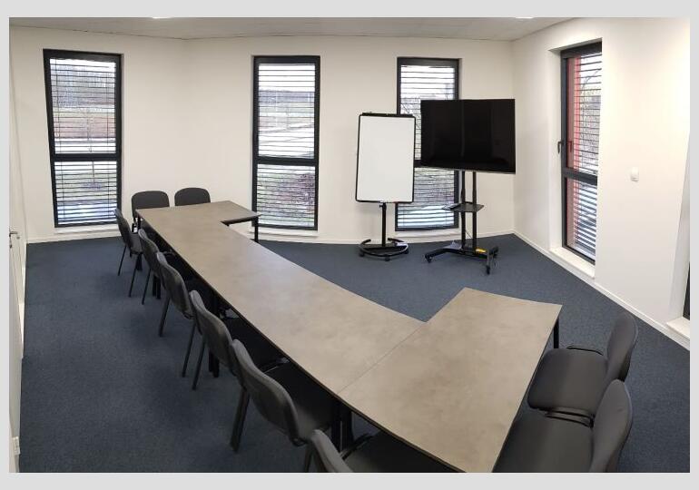 Salle de réunion en U - Coworking Oxygène Commercial
