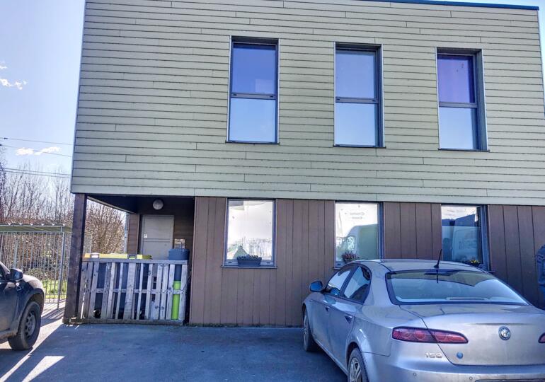 Local professionnel 350m²