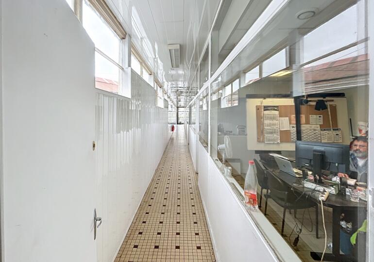 Bâtiment industriel 2603m²