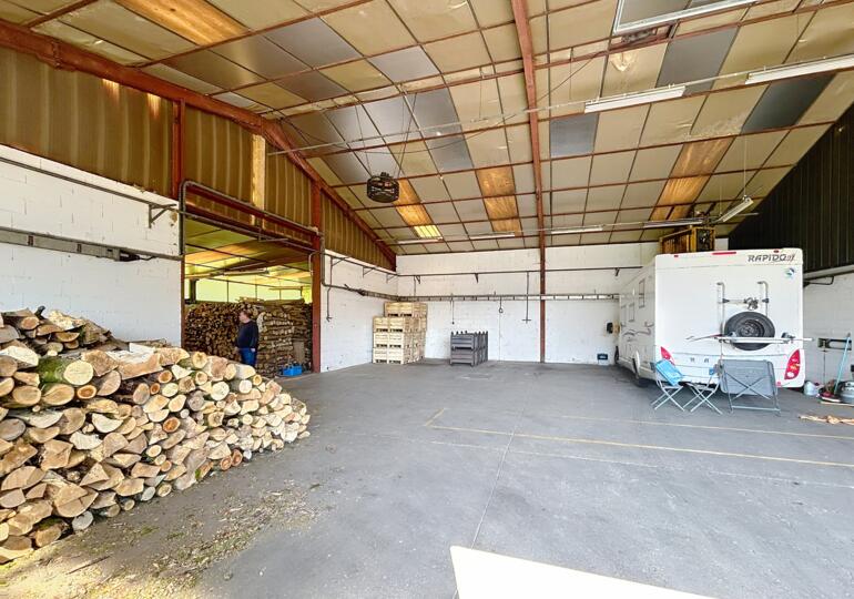 Bâtiment industriel artisanal ou stockage 700m²