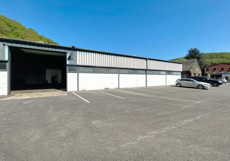 Bâtiment industriel artisanal ou stockage 700m²