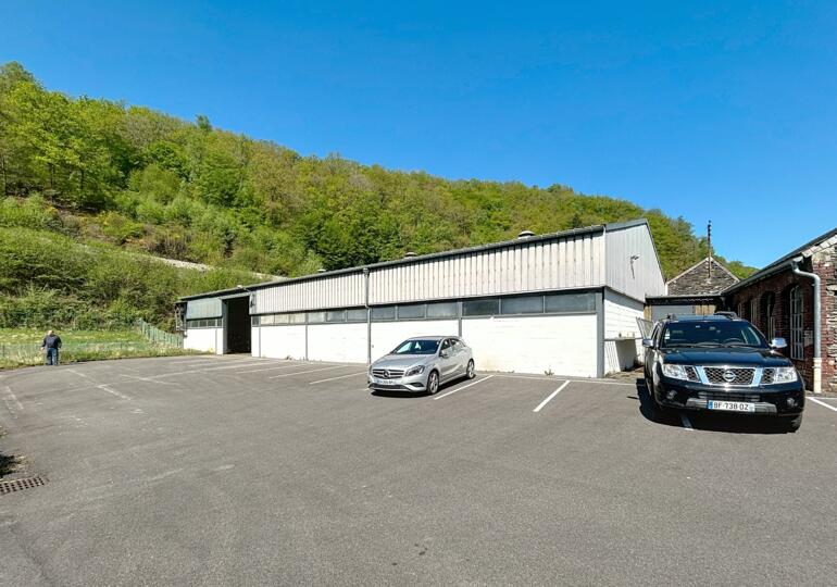 Bâtiment industriel artisanal ou stockage 700m²