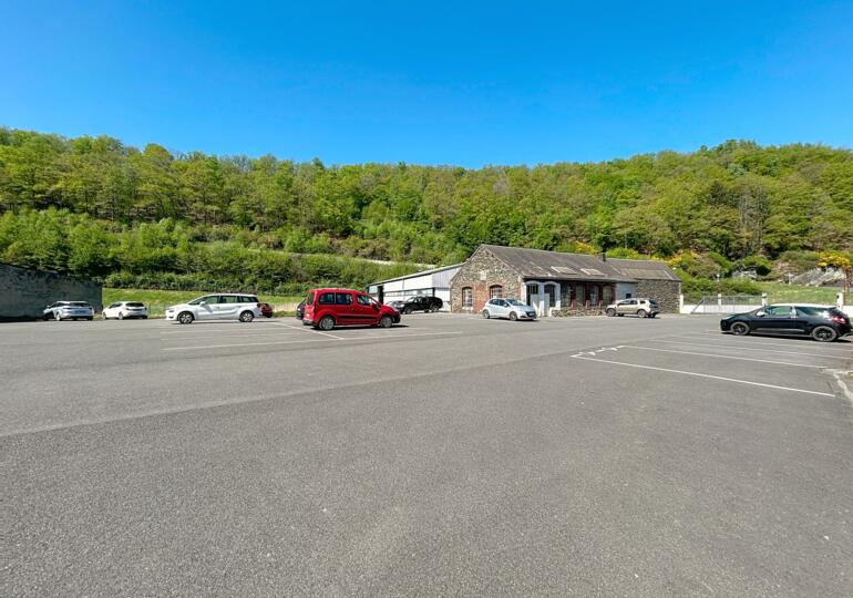 Bâtiment industriel artisanal ou stockage 700m²