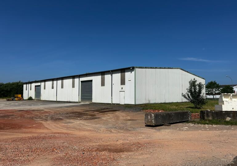 Ensemble immobilier 2550 m²