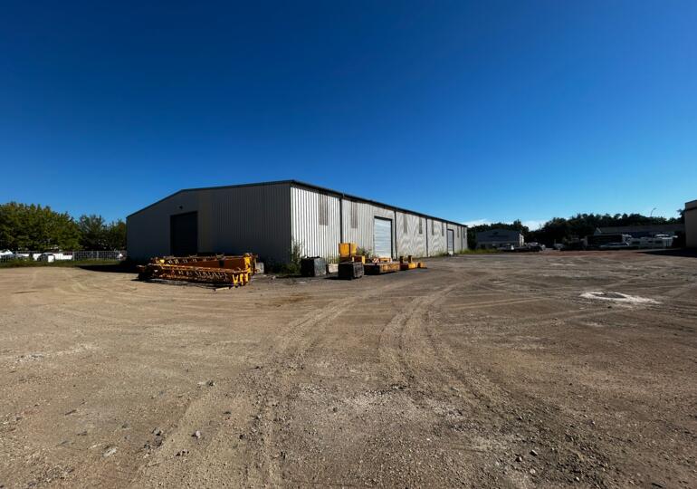 Ensemble immobilier 2550 m²