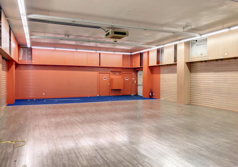 Local professionnel bureaux 200m²