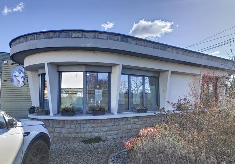 Local professionnel 350m²