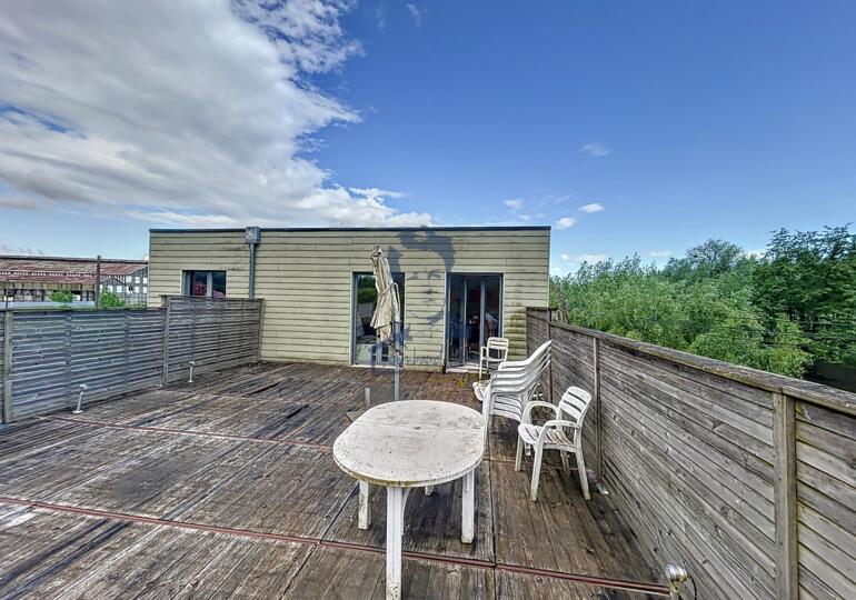 Local professionnel 350m²: terrasse