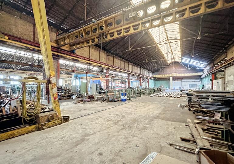 Bâtiment industriel 2603m²