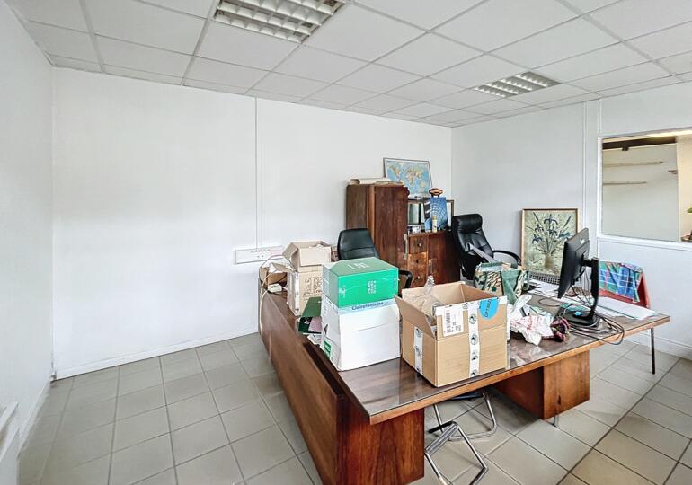 Bâtiment industriel 2603m²