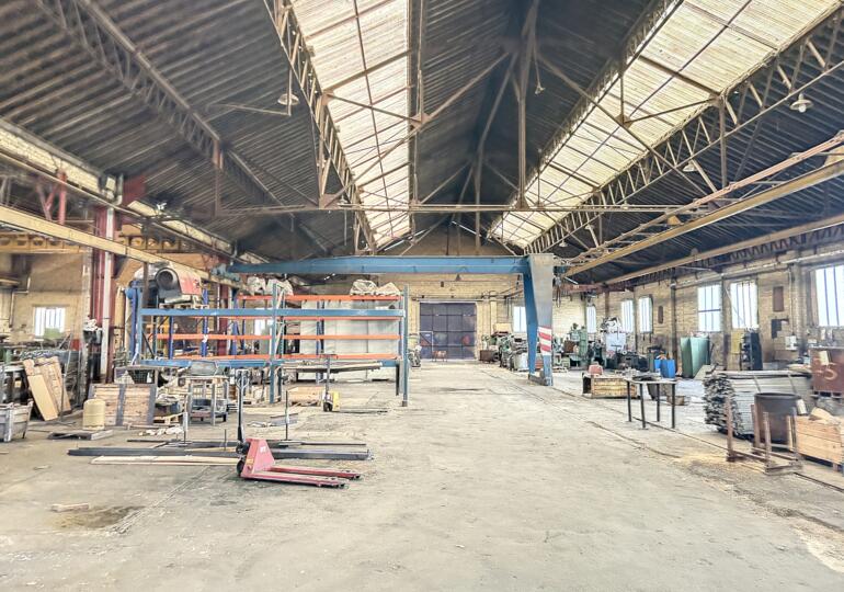 Bâtiment industriel 2603m²