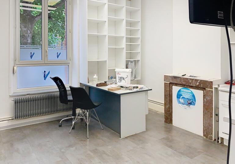Local commercial ou bureaux 74m²